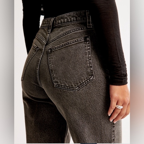 NWT Abercrombie Curve Love Ultra High Rise 90s Straight Jean - Picture 3 of 10